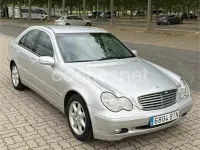 Usado Mercedes C220 Elegance 143 CV (105 kW) 2002 Gris / plata Berlina