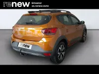 Usado Dacia Sandero Expression 110 CV (80 kW) 2023 Naranja Berlina