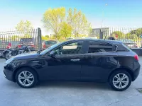 Usado Alfa Romeo Giulietta Distinctive 105 CV (77 kW) 2014 Negro Utilitario