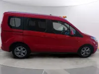 Usado Ford Tourneo Connect Trend 101 CV (74 kW) 2017 Rojo Monovolumen