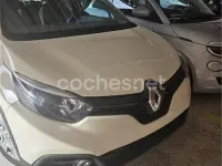 Usado Renault Captur Intens 90 CV (66 kW) 2015 Beige SUV