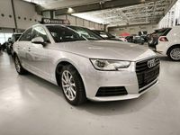Usado Audi A4 Advanced Plus 150 CV (110 kW) 2019 Gris / plata Berlina