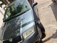 Usado Skoda Fabia Comfort 75 CV (55 kW) 2004 Gris / plata Familiar