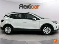 Usado Seat Arona Style 110 CV (80 kW) 2024 Blanco SUV