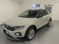Usado VW T-Roc Life 110 CV (80 kW) 2022 Beige SUV