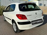 Usado Peugeot 307 90 CV (66 kW) 2007 Blanco Utilitario