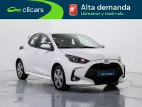 Usado Toyota Yaris Hybrid Active 75 CV (55 kW) 2025 Blanco Berlina