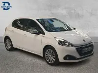 Usado Peugeot 208 Signature Sky 83 CV (61 kW) 2019 Blanco Utilitario