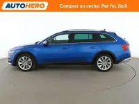 Usado Skoda Superb Scout 4x4 200 CV (147 kW) 2023 Azul Familiar