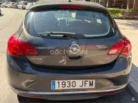Usado Opel Astra Selective 110 CV (80 kW) 2015 Gris / plata Berlina