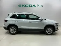 Usado Skoda Karoq Selection 150 CV (110 kW) 2025 Blanco SUV