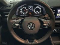 Usado Skoda Kamiq Active 110 CV (80 kW) 2023 Rojo SUV