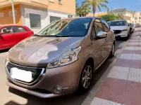 Usado Peugeot 208 Style 82 CV (60 kW) 2014 Gris Utilitario
