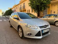 Usado Ford Focus Trend 115 CV (84 kW) 2012 Gris / plata Berlina