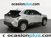 Usado Toyota Yaris Cross Style 116 CV (85 kW) 2024 Gris SUV