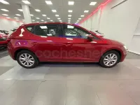 Usado Seat Leon Style 110 CV (80 kW) 2018 Granate Berlina