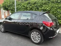 Usado Opel Astra Business 110 CV (80 kW) 2014 Negro Berlina
