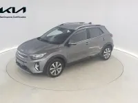 Usado Kia Stonic 100 CV (73 kW) 2025 Gris / plata SUV