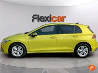 Usado VW Golf VIII 115 CV (84 kW) 2021 Amarillo Berlina