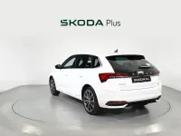 Usado Skoda Scala 115 CV (84 kW) 2025 Blanco Utilitario
