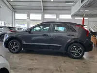 Usado Kia Niro 141 CV (103 kW) 2023 Gris / plata SUV