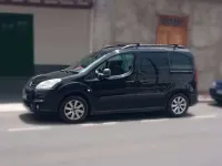 Usado Citroën Berlingo 99 CV (72 kW) 2017 Negro Monovolumen