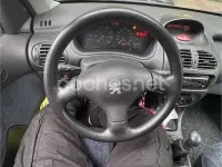 Usado Peugeot 206 90 CV (66 kW) 2000 Gris / plata Berlina