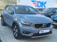 Usado Volvo XC40 Momentum 129 CV (94 kW) 2021 Gris / plata SUV