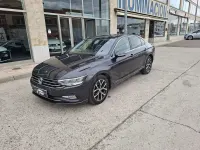Usado VW Passat Executive 120 CV (88 kW) 2020 Gris / plata Berlina