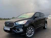 Usado Ford Kuga Vignale 150 CV (110 kW) 2017 Negro SUV