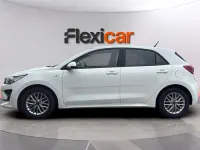 Usado Kia Rio 84 CV (61 kW) 2021 Blanco Berlina