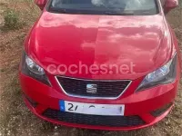 Usado Seat Ibiza Reference 70 CV (51 kW) 2015 Rojo Berlina