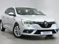 Usado Renault Mégane IV 100 CV (73 kW) 2018 Gris / plata Berlina