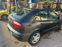 Usado Seat Leon 105 CV (77 kW) 2002 Negro Utilitario