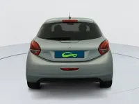 Usado Peugeot 208 Signature Sky 82 CV (60 kW) 2019 Utilitario