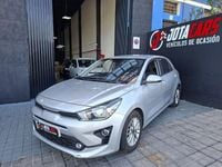 Usado Kia Rio 84 CV (61 kW) 2023 Gris / plata Berlina