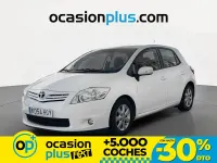Używany Toyota Auris Active 90 KM (66 kW) 2011 Biały Hatchback