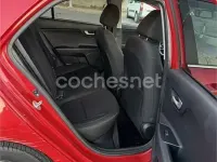 Usado Kia Rio 90 CV (66 kW) 2017 Rojo Berlina