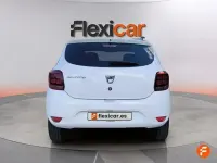 Usado Dacia Sandero Ambiance 73 CV (53 kW) 2017 Blanco