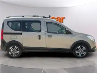 Usado Dacia Dokker Stepway 95 CV (69 kW) 2019 Beige Monovolumen