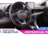 Usado Toyota Yaris Hybrid Active 116 CV (85 kW) 2023 Rojo Berlina