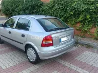 Usado Opel Astra Edition 100 CV (73 kW) 2003 Gris / plata Berlina
