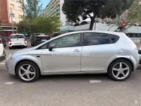 Usado Seat Leon Sport 105 CV (77 kW) 2008 Gris / plata Utilitario