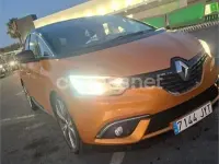 Usado Renault Scénic Edition One 110 CV (80 kW) 2017 Naranja Monovolumen