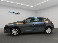 Usado Renault Mégane III Bose Edition 130 CV (95 kW) 2016 Gris / plata Berlina