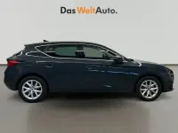 Usado Seat Leon Style 116 CV (85 kW) 2025 Azul Berlina