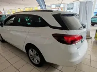 Usado Opel Astra Elegance 122 CV (89 kW) 2020 Blanco Familiar