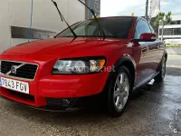 Usado Volvo C30 Momentum 100 CV (73 kW) 2006 Rojo Utilitario