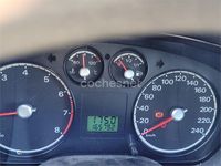 Usado Ford Focus Trend 100 CV (73 kW) 2006 Gris / plata Berlina