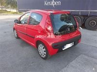 Usado Peugeot 107 68 CV (50 kW) 2007 Rojo Utilitario